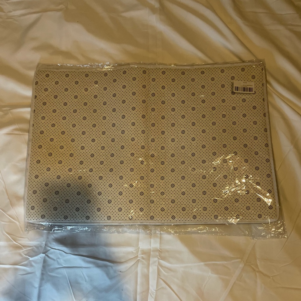 Floor Mat - Picture 2 of 2